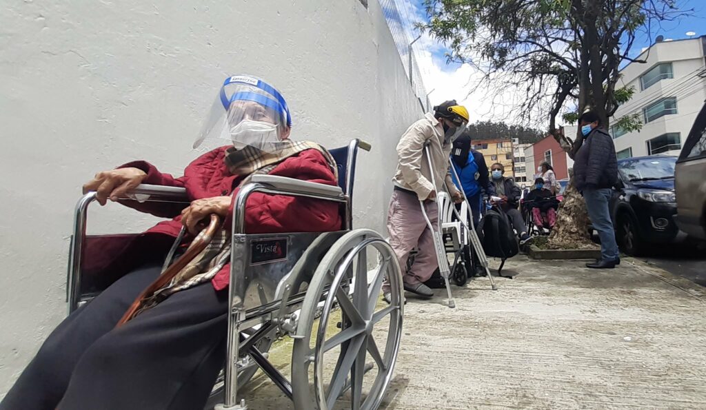 Filas de ancianos