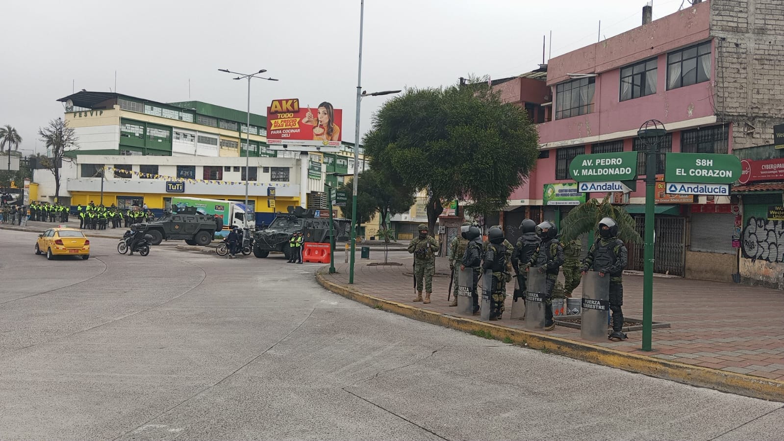 Militares en Quito